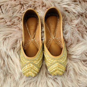 Handmade Elegant Punjabi Jutti / Khussa for Women